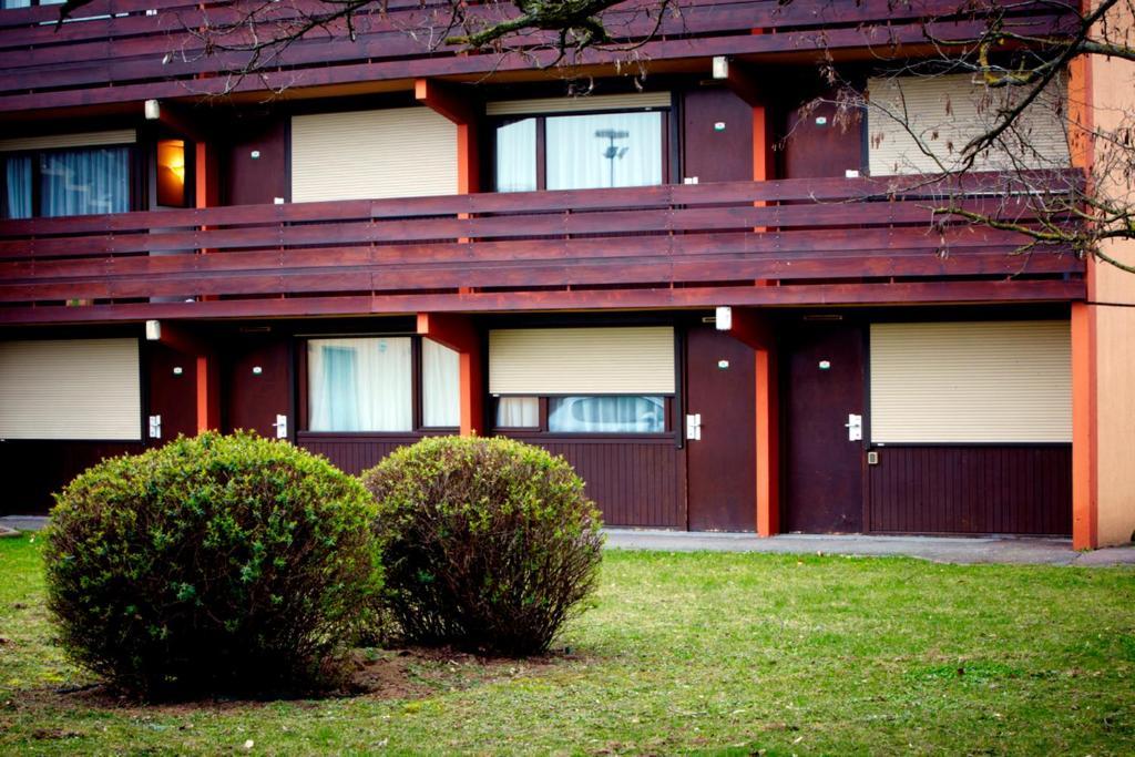 Campanile Hotel Mayenne Habitación foto